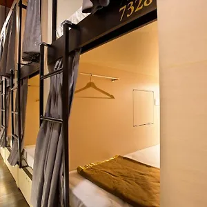 7 Wonders Boutique Capsule Hotel a capsule