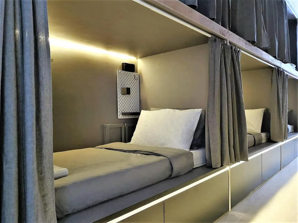 ** Capsule hotel The11Room Singapore Singapore