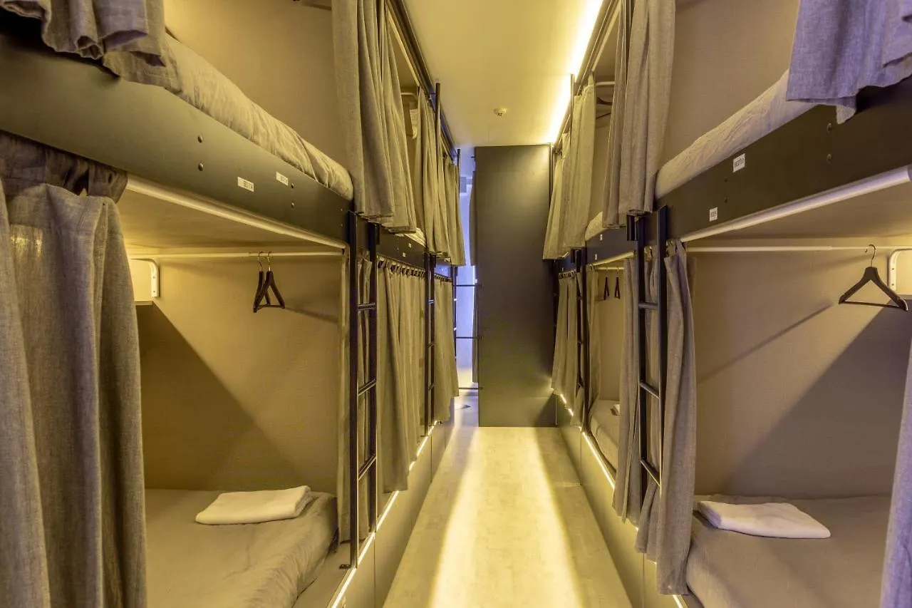 The11Room Singapore Capsule hotel
